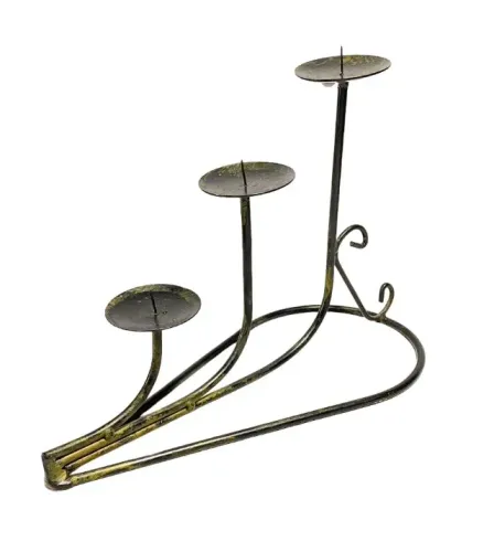 Castiçal para três velas Arte Deco, anos 50, em ferro forget patinado.