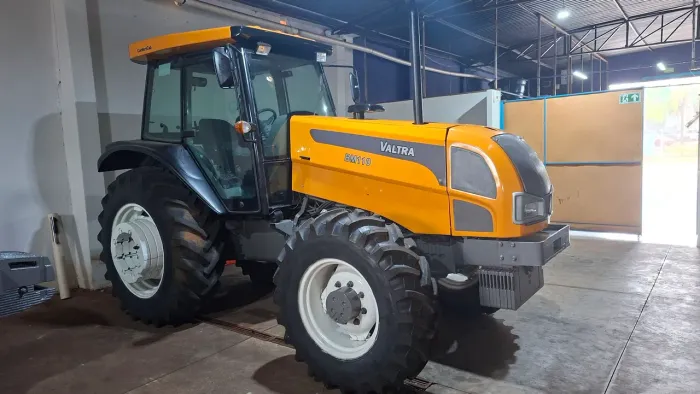 Maquina Agricola Trator Valtra BM