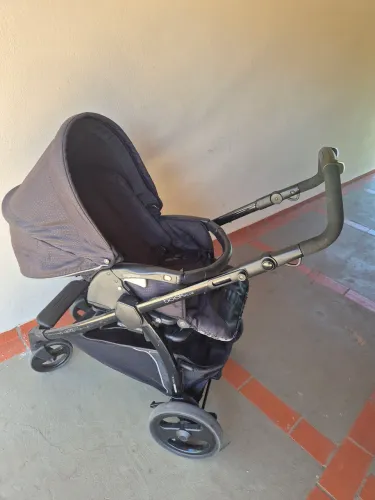 Carrinho e bebê conforto