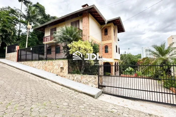 Casa à venda, 285 m² por R$ 1.300.000,00 - Vila Nova - Blumenau/SC