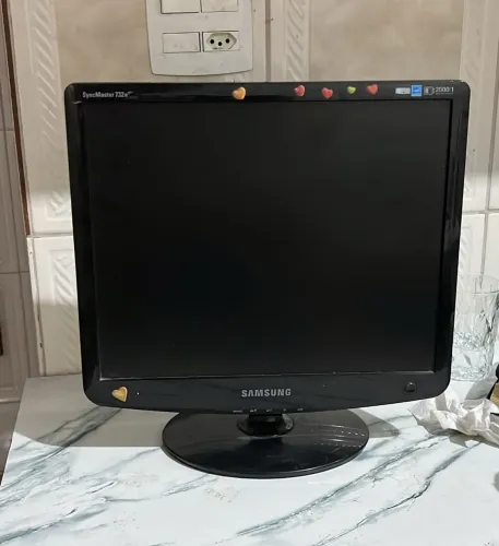 Monitor Samsung LCD 16 polegadas