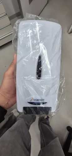 Dispensador de sabonete líquido ou álcool gel de parede.