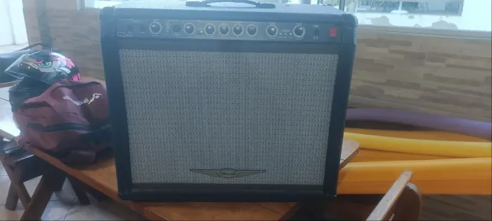 Amplificador de guitarra Oneal OCG1201 110W RMS 1x12 - 60?s Series - R$ 990