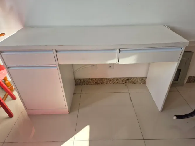 Mesa de estudo Toda em MDF