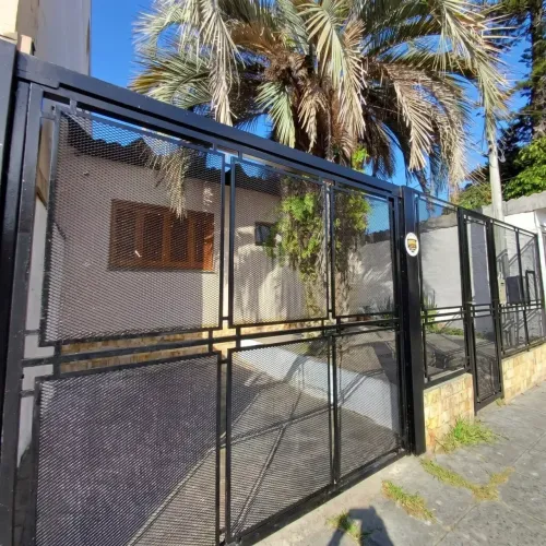 MOINHOS IMOBILIÁRIA ALUGA | Casa Mobiliada com 4 Dormitórios na Tristeza