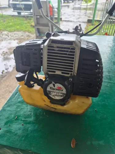 Roçadeira toyama TBG52H