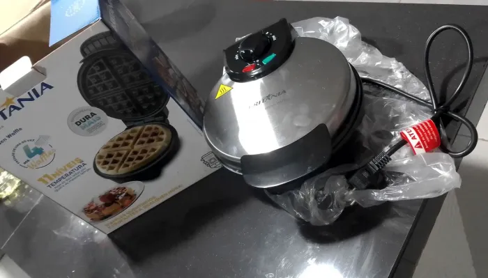 Máquina de Waffle Britânia