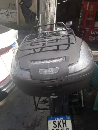 Bau givi 47litros com enconsto e grelha