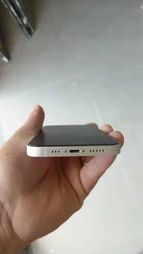 Vendo iPhone 23 128 gb .aparelho para exigentes sem nenhuma marca de uso impecável