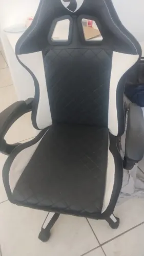 Cadeira Gamer Novinha 3 meses de uso