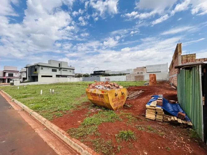 Terreno de 300m² à venda em condomínio - Vivendas da Mata