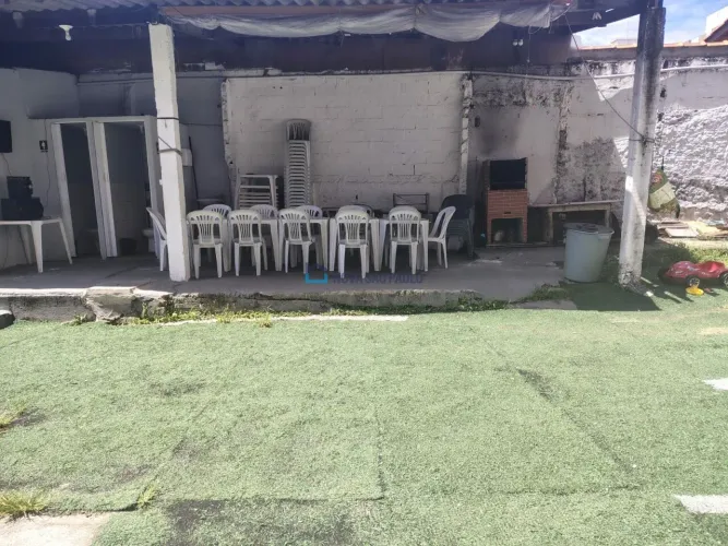 Terreno de 300 m² no bairro da Saúde