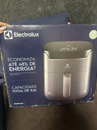 Air fryer Electrolux 5.6 litros na Caixa