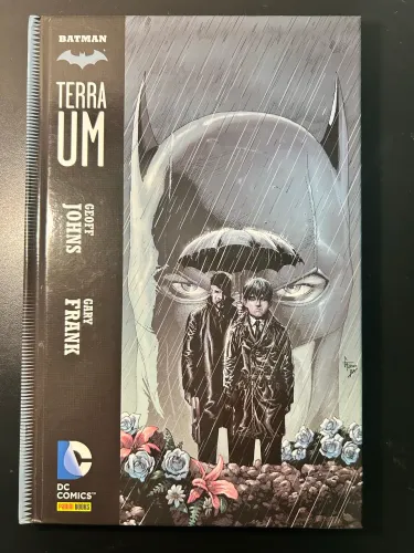 HQ Batman Terra Um - Volume 1 e 2