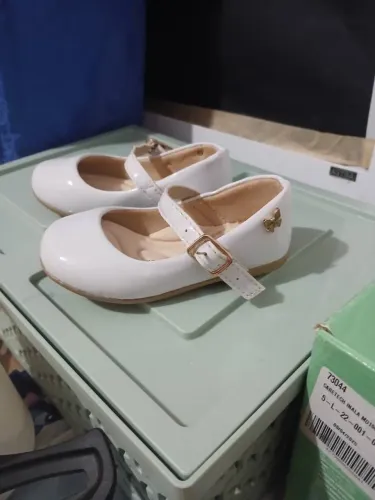 Sapatos femininos Bebê valor 20 n 25