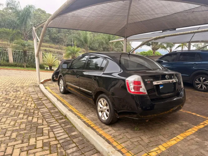 Nissan Sentra SL 2.0/ 2.0 Flex Fuel 16V Aut. 2011