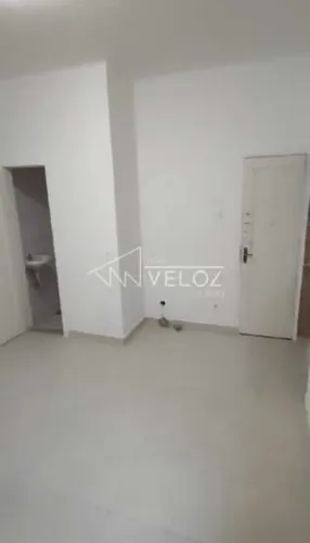 Kitnet/Conjugado - / Residencial / Centro