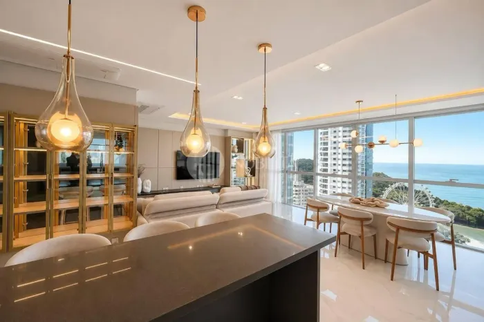 Apartamento mobiliado à venda, 4 suítes, 4 vagas no Skyline Tower