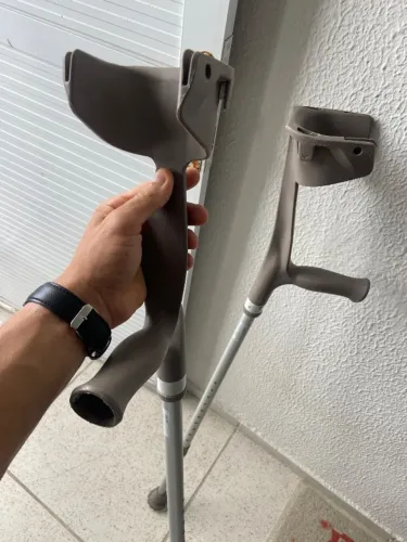     Par de muletas em ótimo estado por preço just