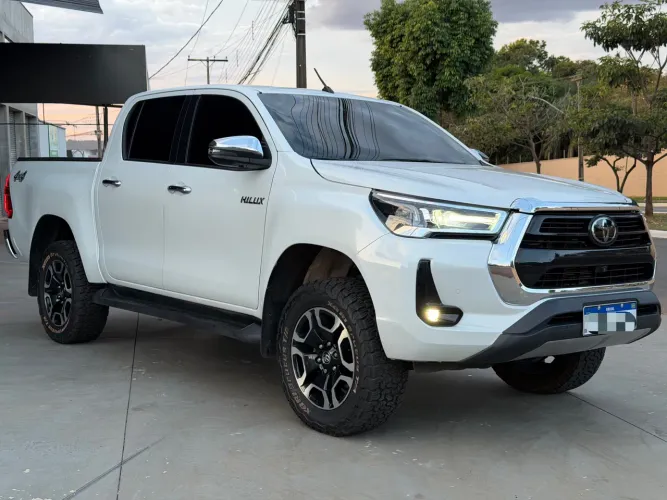 Toyota Hilux CD SRX 4X4 2.8 TDI 16V Diesel Aut. 2024