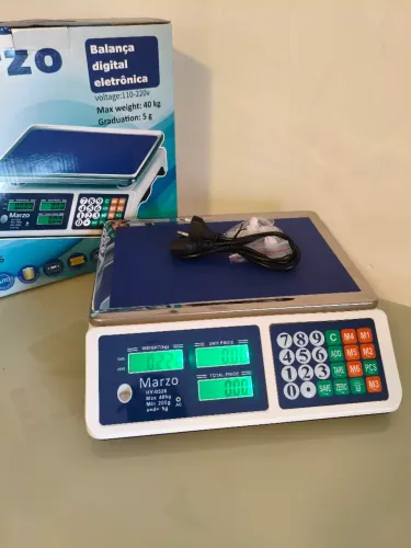 Balança digital 40 kg eletrônica<br>- Bateria recarregável e visor duplo