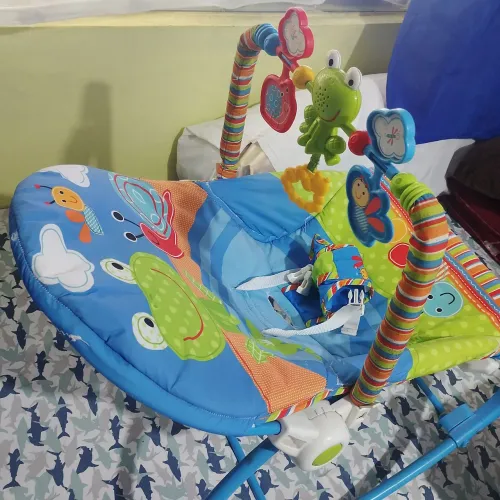 Cadeira de balanço pra bebe Fisher price eletrico