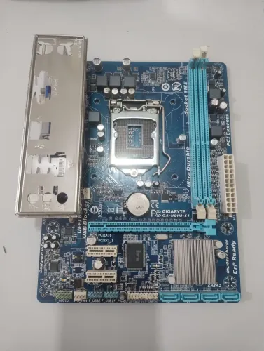 Placa mãe Gigabyte GA-H61M-S1