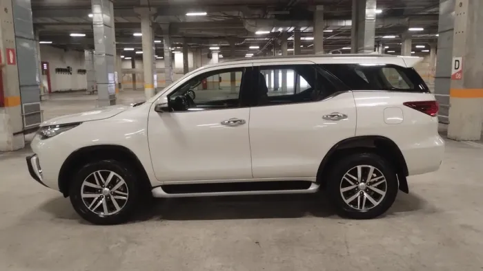 Toyota Hilux SW4 SRX 4X4 2.8 TDI 16V Dies. Aut. 2017