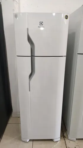 Geladeira Electrolux 260L