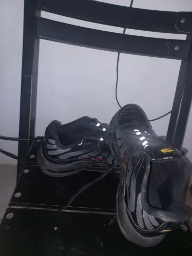 VENDO ESSE TENIS DA NIKE, TN MAX NUMERO 42