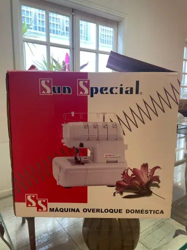 Máquina overloque doméstica sun especial