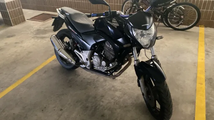 Cb 300 ano 2012