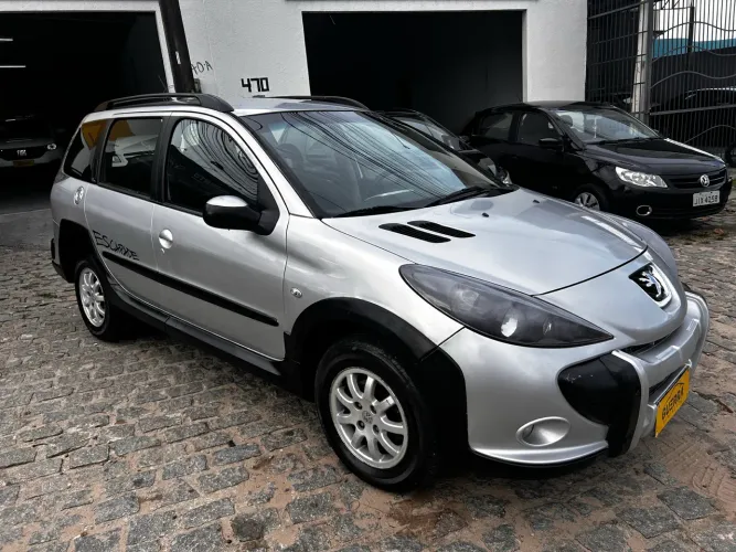 Peugeot 207 SW Escapade 1.6 16V Flex 5P 2011
