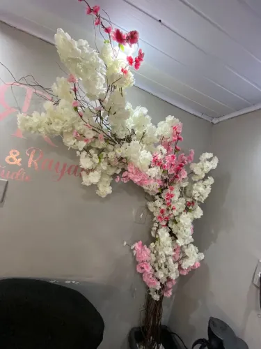 Árvore de flores artificiais