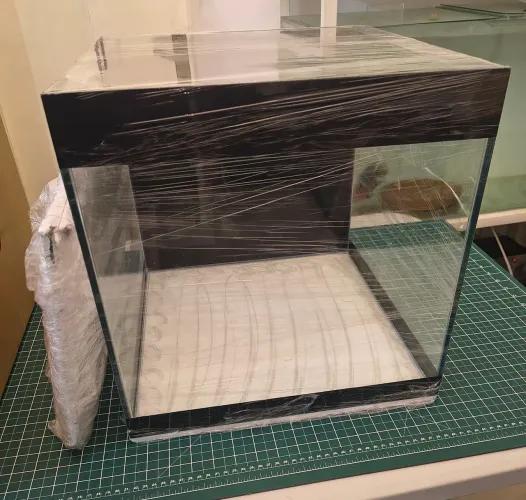 Aquário novo 64 litros 40x40x40 cubo com vinil no fundo