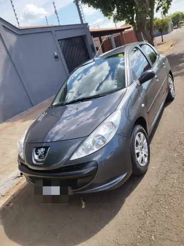 Peugeot 207 X-line 1.4 Flex 8V 5P 2011
