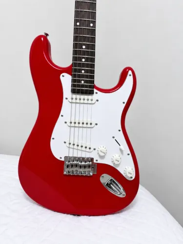 Guitarra Queens + amplificador 