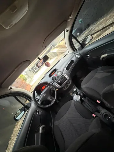Citroen C3 GLX 1.4/ GLX Sonora 1.4 Flex 8V 5P 2011