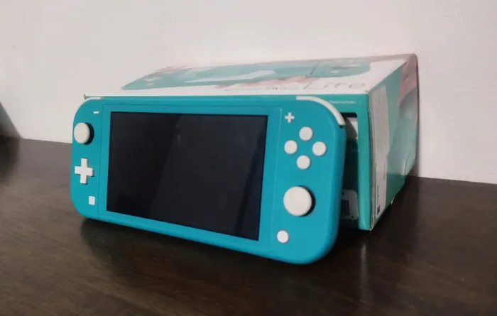Nintendo Switch Lite Turquesa, Caixa e Carregador Original