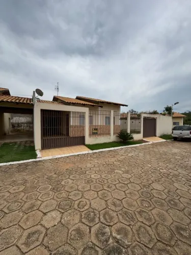 Vende-se essa casa no condomínio Walter marques em frente a lagoa Pak Caldas novas Goiás