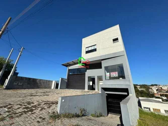 Aluguel de Sala Comercial de 38m² com 1 Vaga de Garagem no Centro de Vinhedo-SP