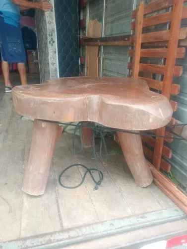 Mesa de centro em jaqueira