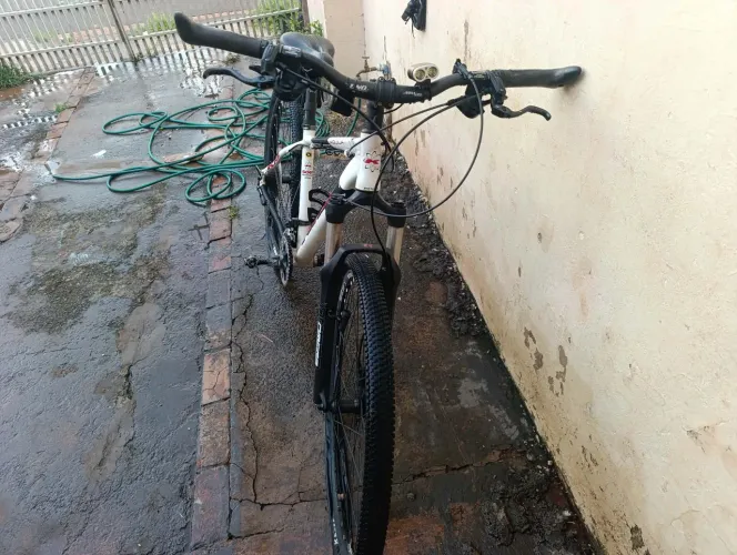 Bicicleta KHS águila aro 29