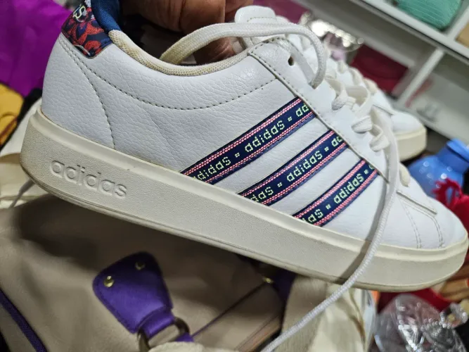 Tenis adidas 