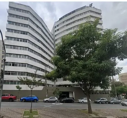Apto - Bairro Lourdes.