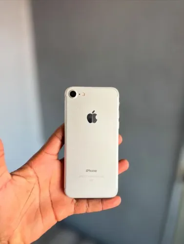 Vende-se iPhone 7