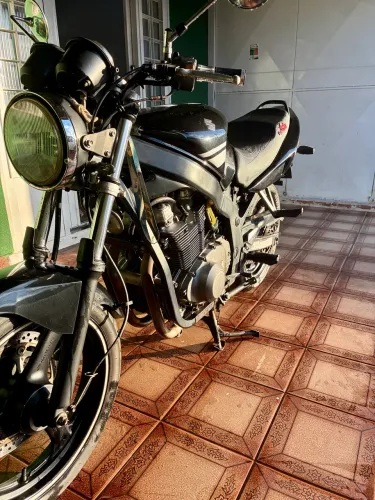 GS 500 vendo ou troco leia o anúncio !