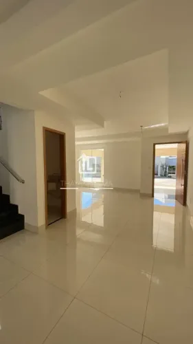 Condominio Sobrado para venda possui 160 metros quadrados com 3 quartos em Goiânia 2 - Goi