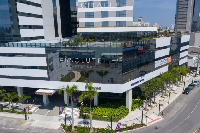 Sala Comercial para Alugar no Absolute Business & Hotel em Itajaí com 115,91 m²