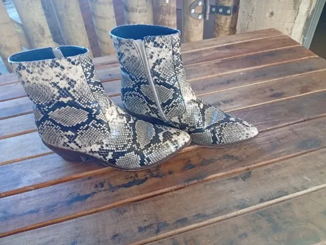 Lindas Botas De Couro Caltrin Feminina ponta de estoque - Número 38